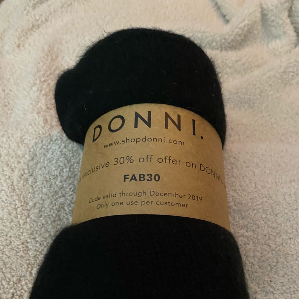 BEAUTIFUL DONNI SCARF